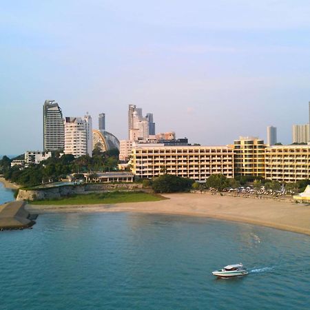 Dusit Thani Pattaya Esterno foto Pattaya skyline