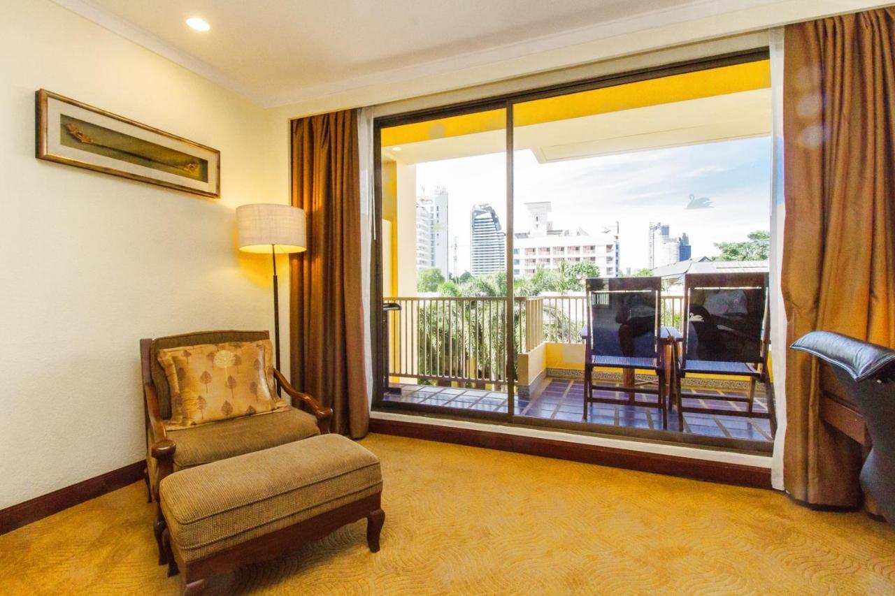 Dusit Thani Pattaya Esterno foto A room at the hotel
